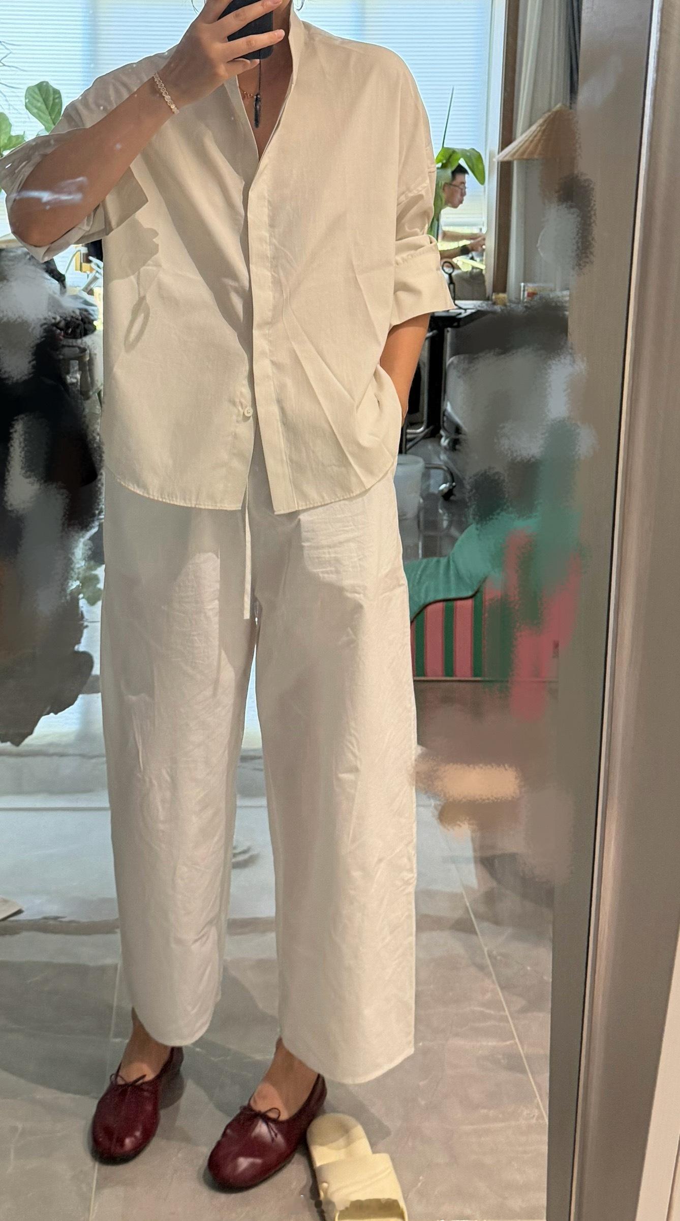 lami 工作日常 流水帐 立领白衬衫还打了一件超淡的薄荷绿，我自己很喜欢，苹儿