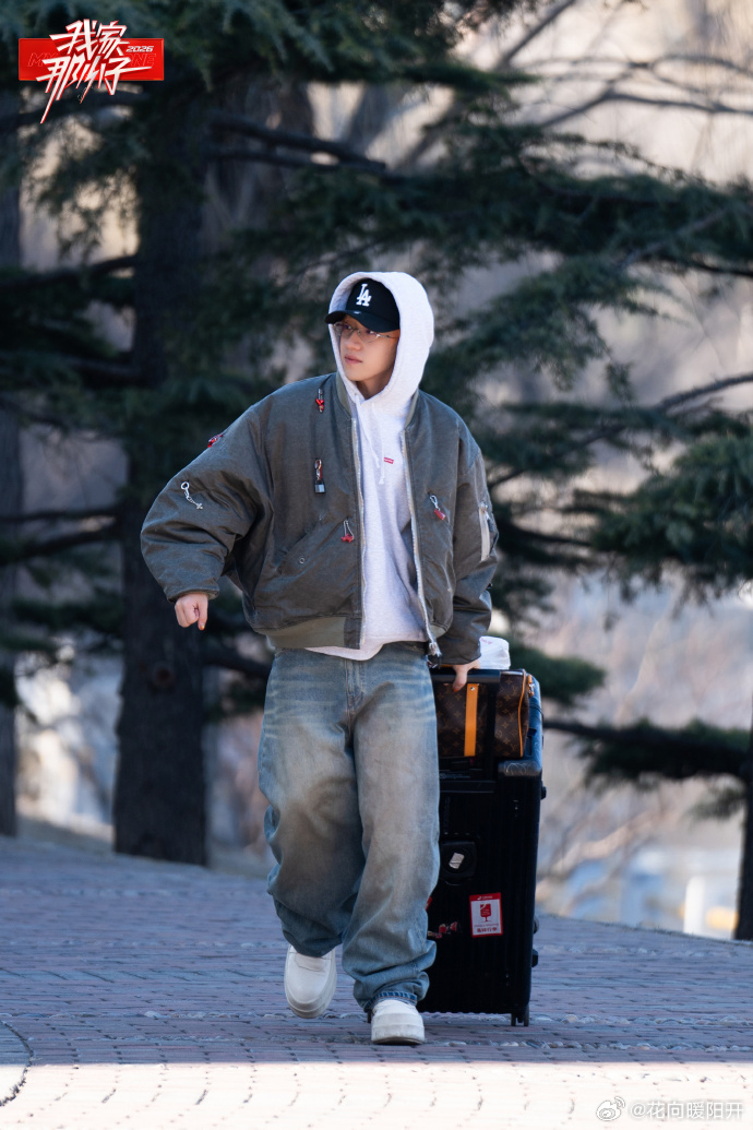 蒋敦豪说王一珩唱歌是小屁孩耍帅 谁懂这种兄弟互怼！蒋敦豪一句小屁孩耍帅直接戳破王