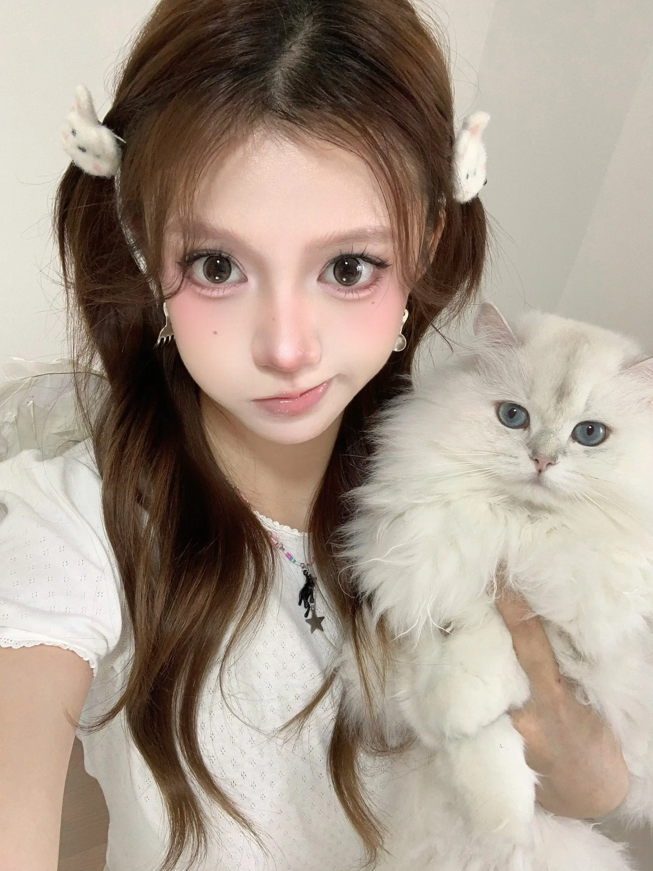 🐰淡颜阔面脸必吃妆容！1️⃣下移视觉重心 大面积卧蚕＋低位腮红是重点...