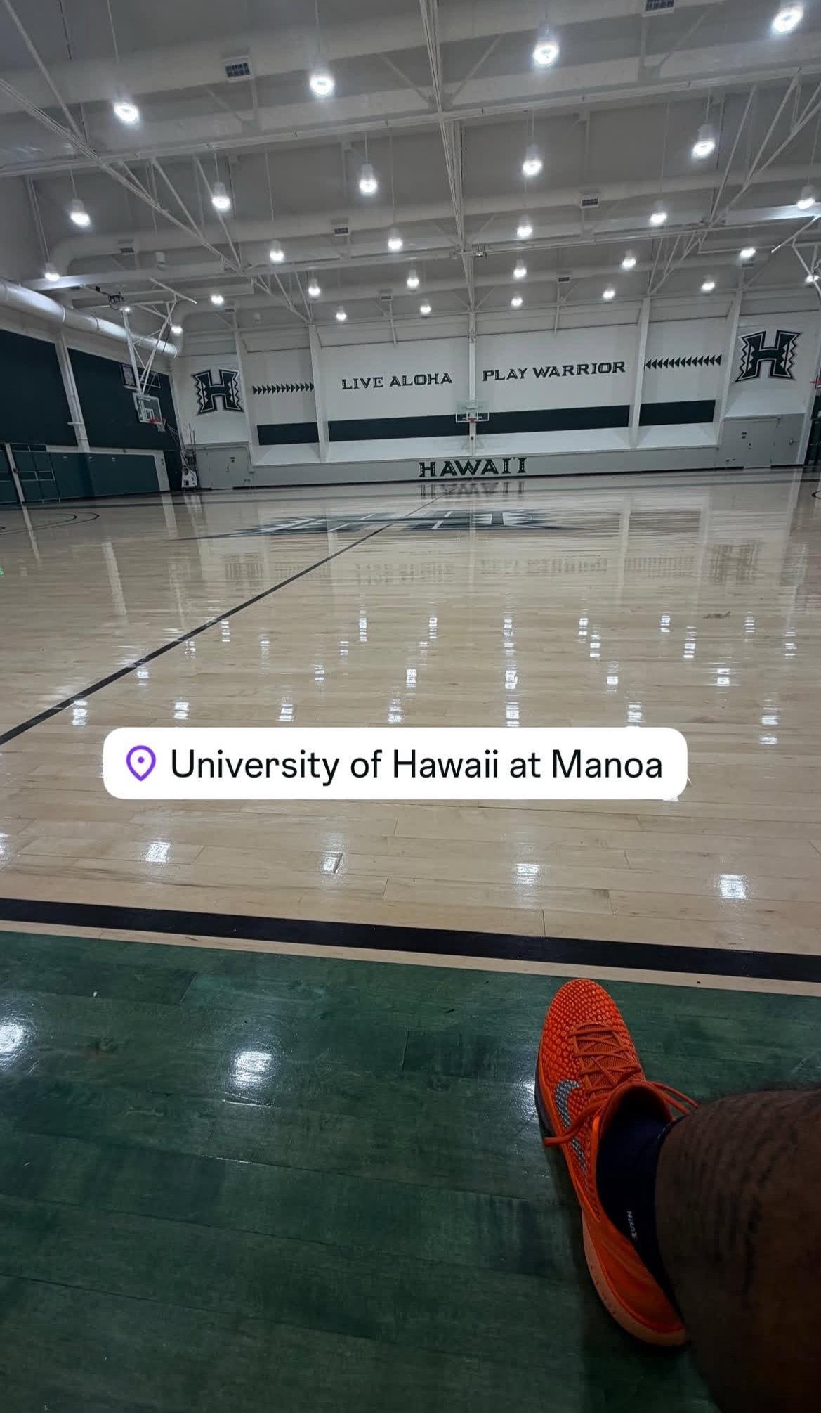 麦克劳林晒训练照🏀地点在夏威夷大学马诺阿分校超话创作官 ｜圣安东尼奥马刺 ｜马