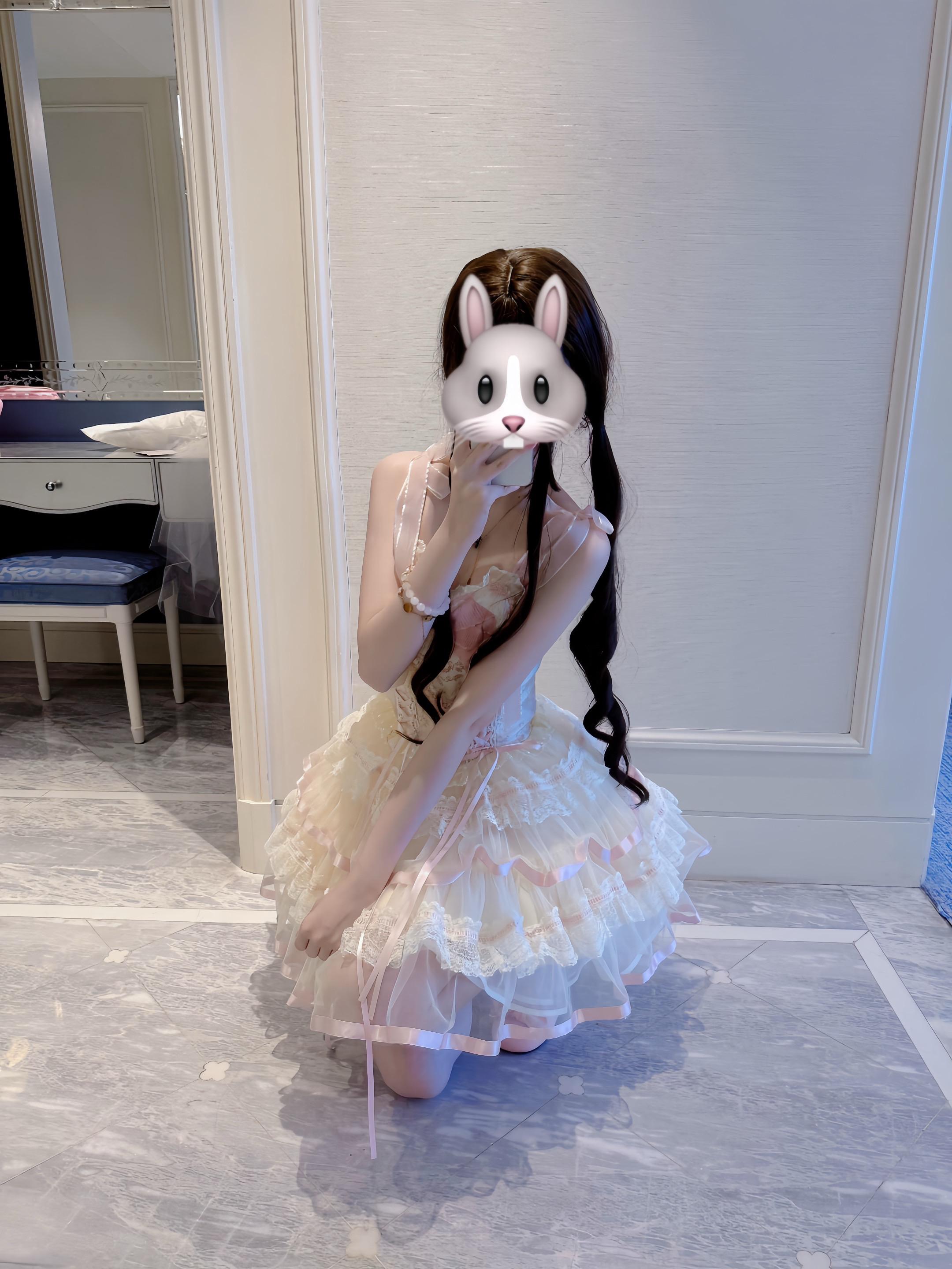 我们的关系可以像毛绒玩具一样简单吗 你戳一下我 我就会对你说话 你抱住...