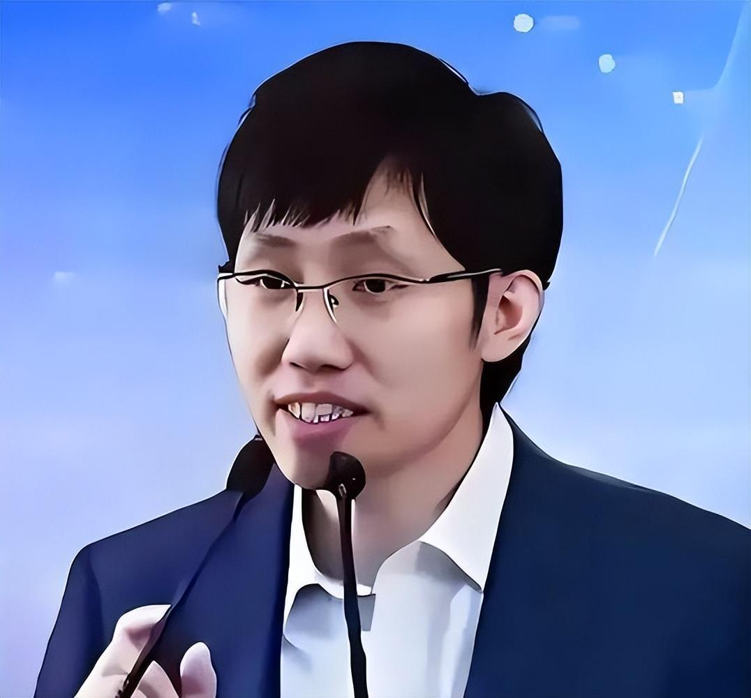当 DeepSeek 的融资消息刷屏全网，450 亿美元的估值让整个科技圈震动。