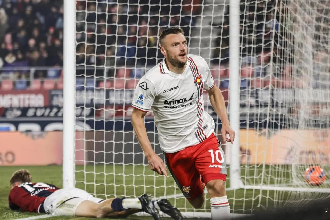 3-1，38岁昔日英超金靴获评MVP:无敌双响炮,助意甲第12掀翻意甲第5 今天