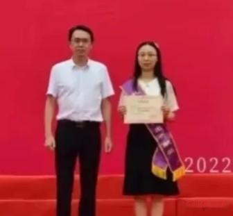 关于重庆中学男校长和女主任酒店夜里串门，我就关心：酒店监控视频是怎么曝光的？[捂