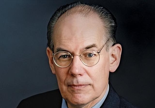 “倘若我是中方的国家安全顾问，我会建议中方谋求成为地区霸主。“美国著名国际关系学