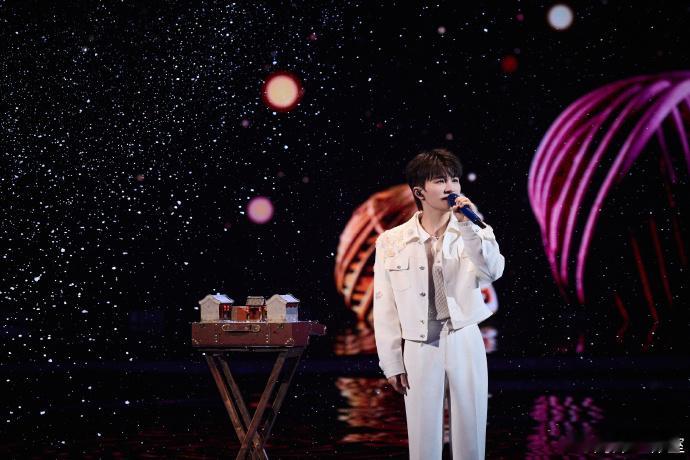 周深实体专 终于等到官宣倒计时！4月18日零点解锁《反深代词》实体专预告，满心期