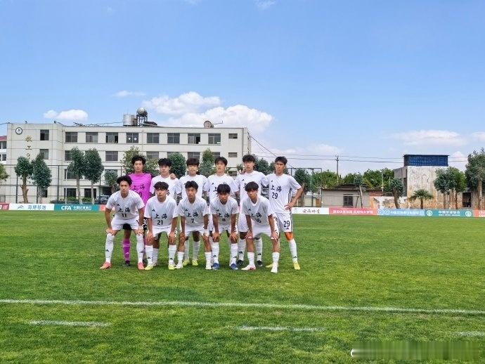 中国足协青少年足球锦标赛男子U18组：上海U18队挺进全国前八名近日，中国足协青