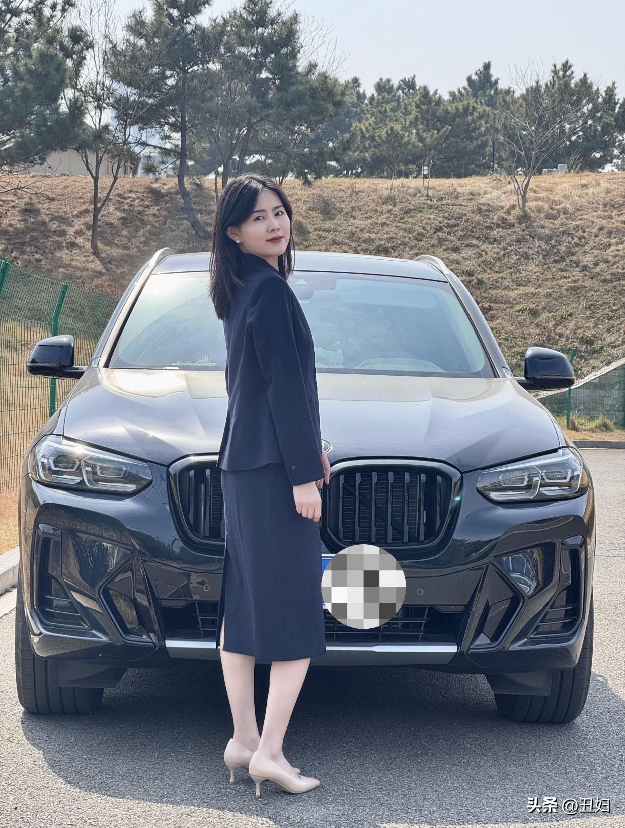 喜欢独处，更偏爱自驾游，自驾游让我能深入到那些小众的地方，发现不一样的美。独处时