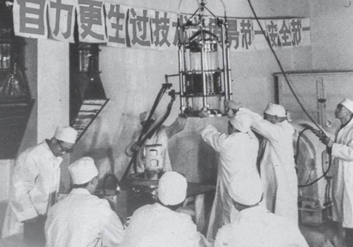 美国学者：如果不是毛主席当年那个决定，中国早已重蹈苏联覆辙。美国学者普遍认为，六