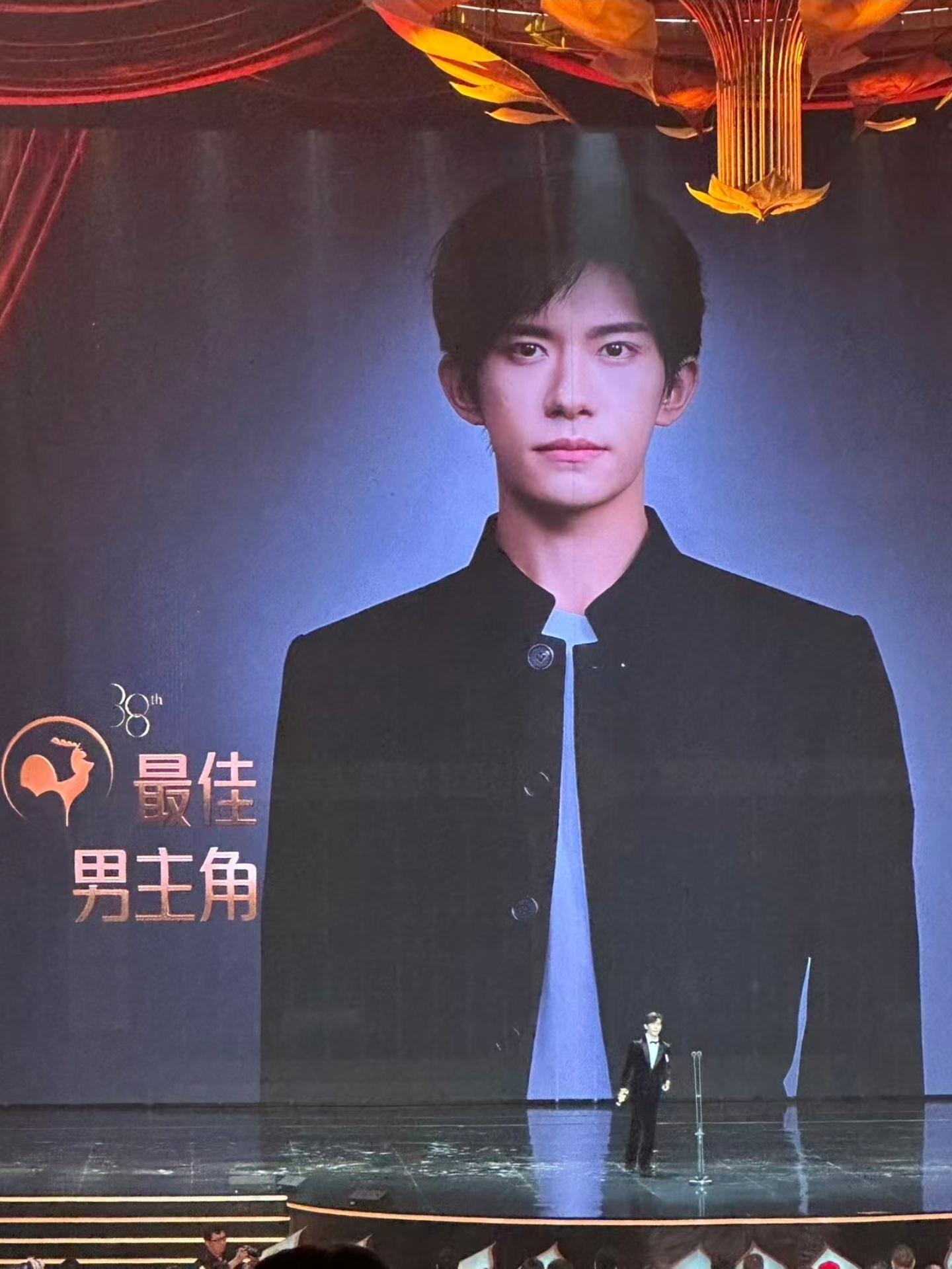 没有悬念，金鸡奖影帝被易烊千玺直接拿下，和大家猜测的一模一样之前易烊千玺决定要出