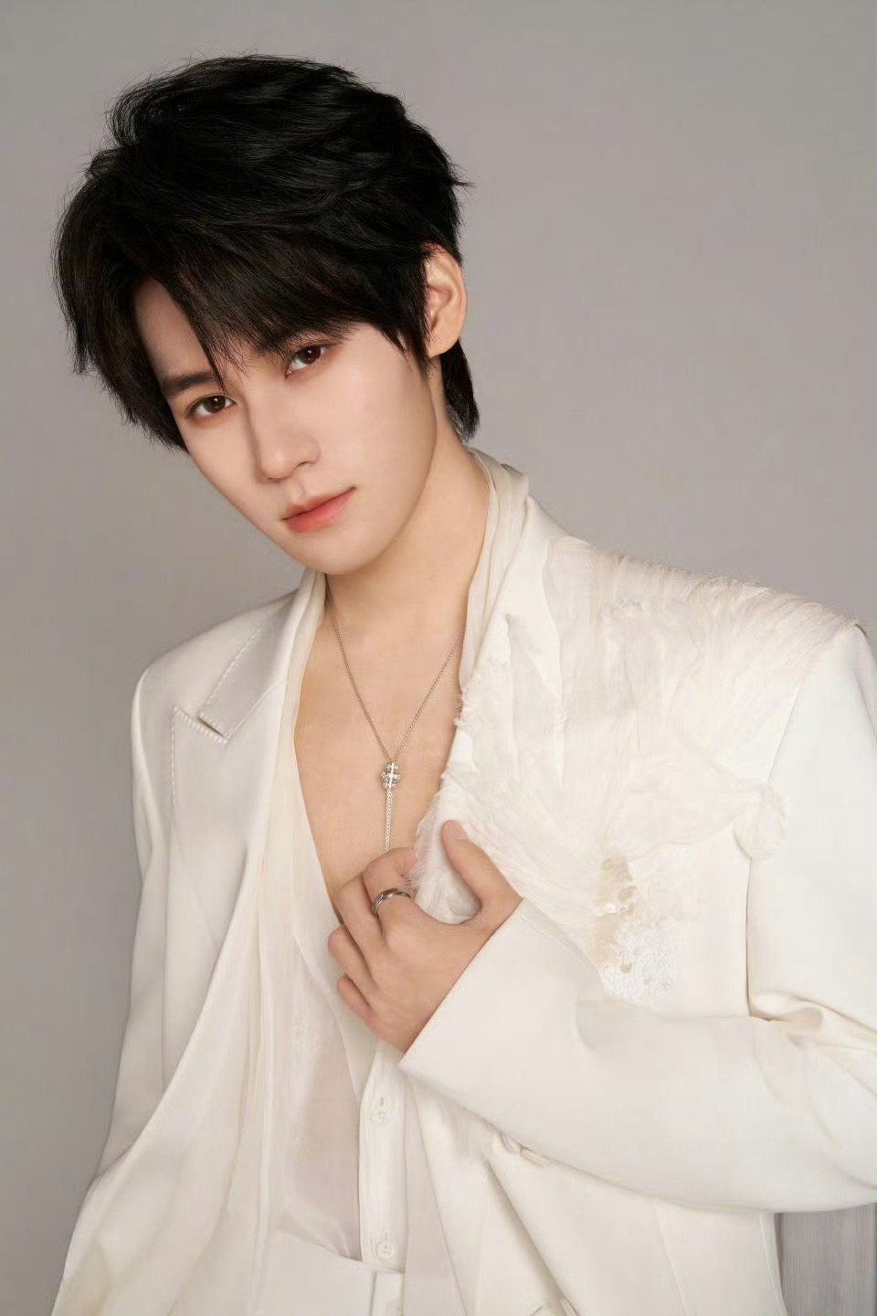 张真源✖️PIAGET 🤍 风格大赏