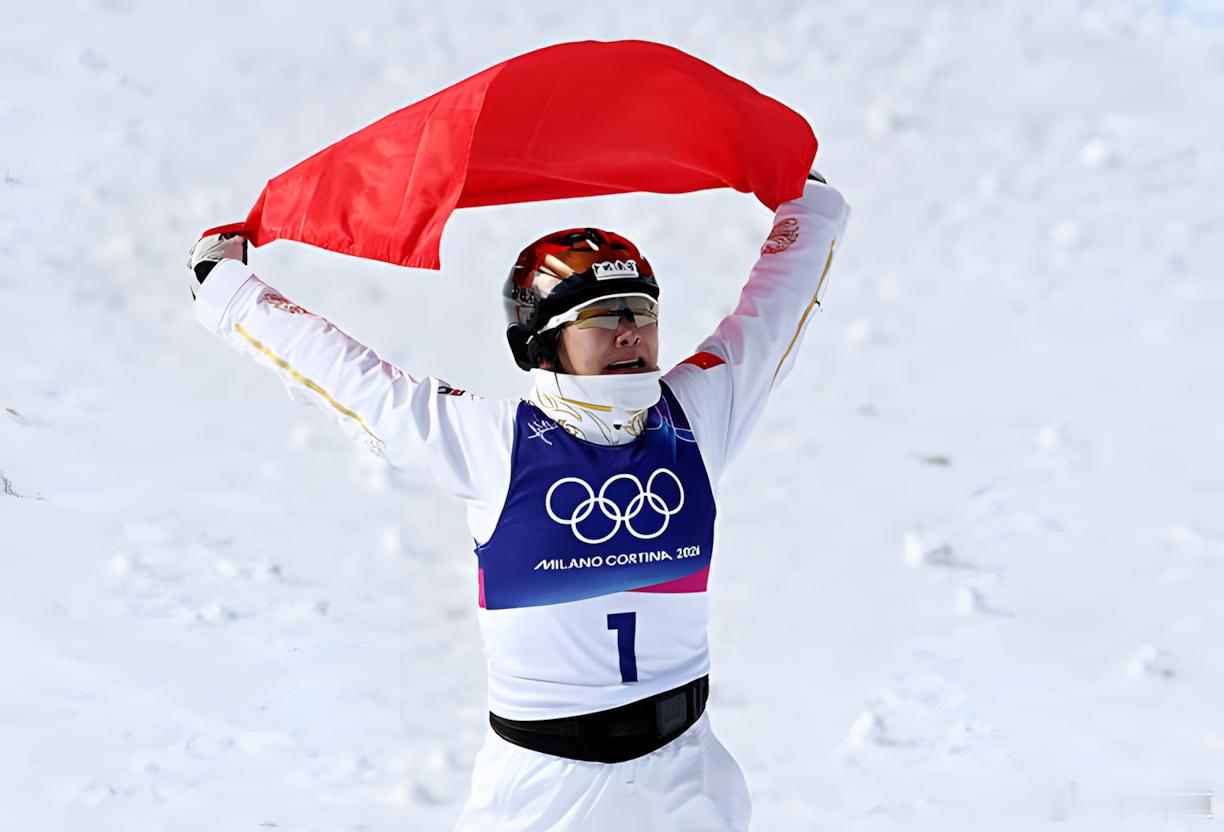 徐梦桃金牌徐梦桃让世界看见中国红 从一个人到一群人，中国红，始终是冰雪赛场上最滚