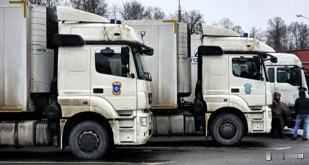 今天，俄乌战争交换遗体的消息，被多家媒体转发，这新闻扎心至极！
俄方接收了26名