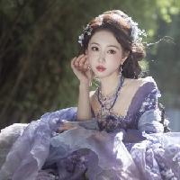 我的今日状态：😁轻松愉快
我这里的天气：☀️晴天
美女穿搭写真