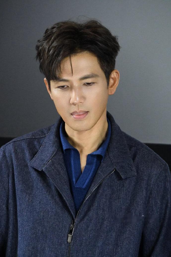 钟汉良扛剧的长尾效应 救命，钟汉良扛剧的长尾效应太惊人，十年沉淀的国民度，就是演