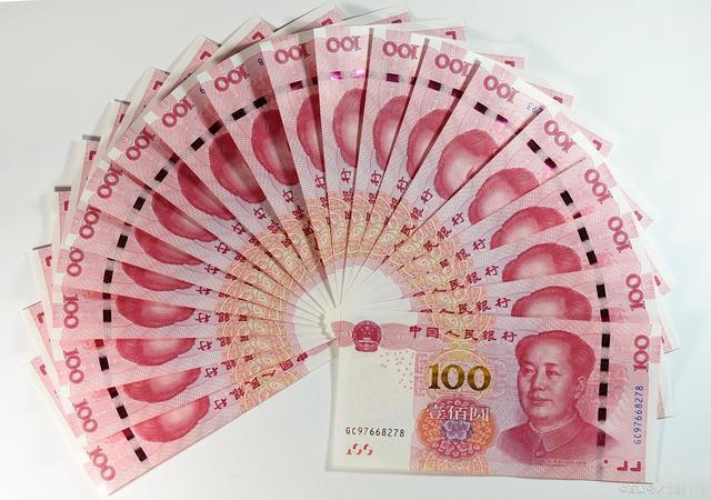 “ 如果人生一定要碰壁 ，我希望是人民币。” 