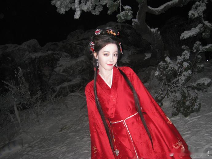 迪丽热巴寄来的冰雪明信片请查收  请查收迪丽热巴寄来的冰雪明信片  迪丽热巴寄来