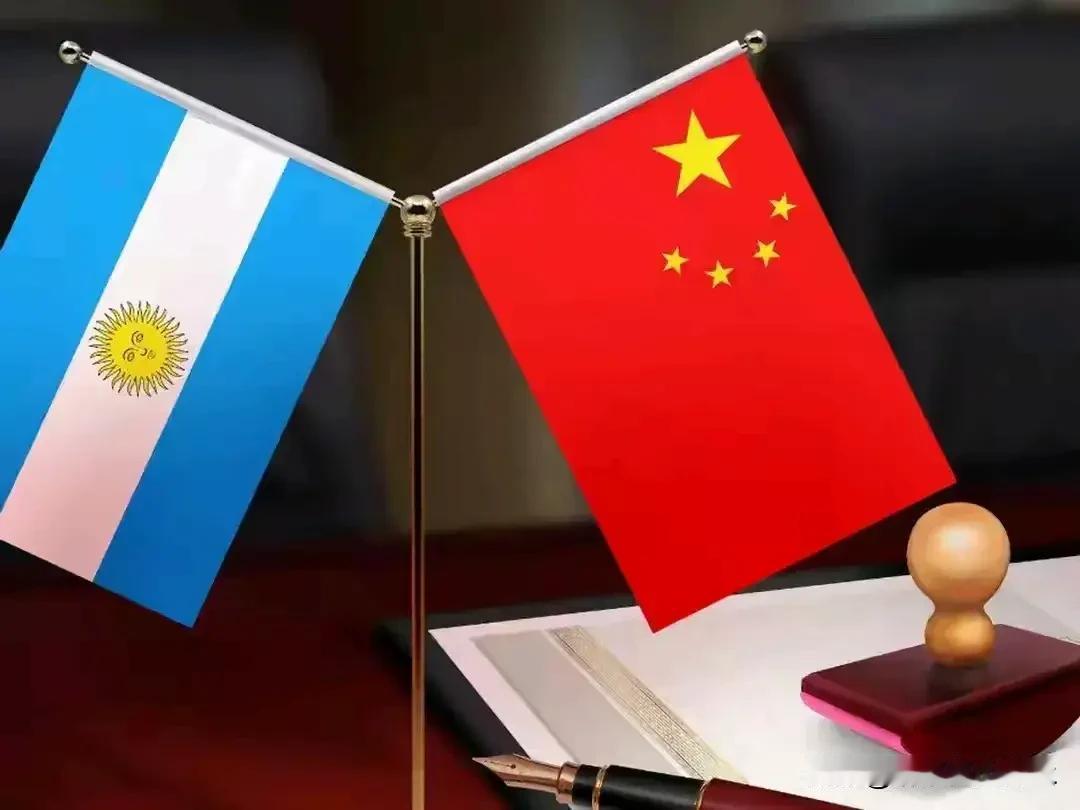 跟着美国混，只有饿的命！

最近的拉美很不太平，马杜罗被美国掳走后，特朗普又威胁