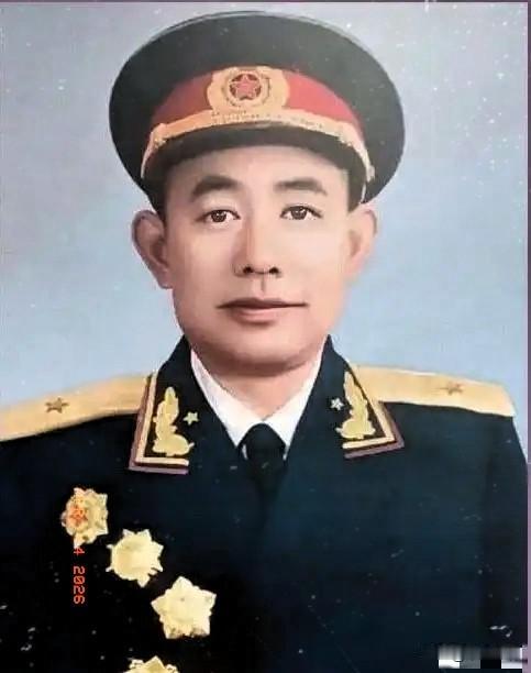 1951年，志愿军师长黄朝天违抗军令，率9000残兵掉头杀向3万美军，13天后李