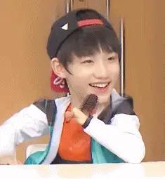 年轻人机会太少了。