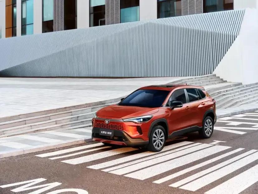 有路就有丰田icon车，2025年丰田最畅销车型，不服不行:
第一名、锋兰达  