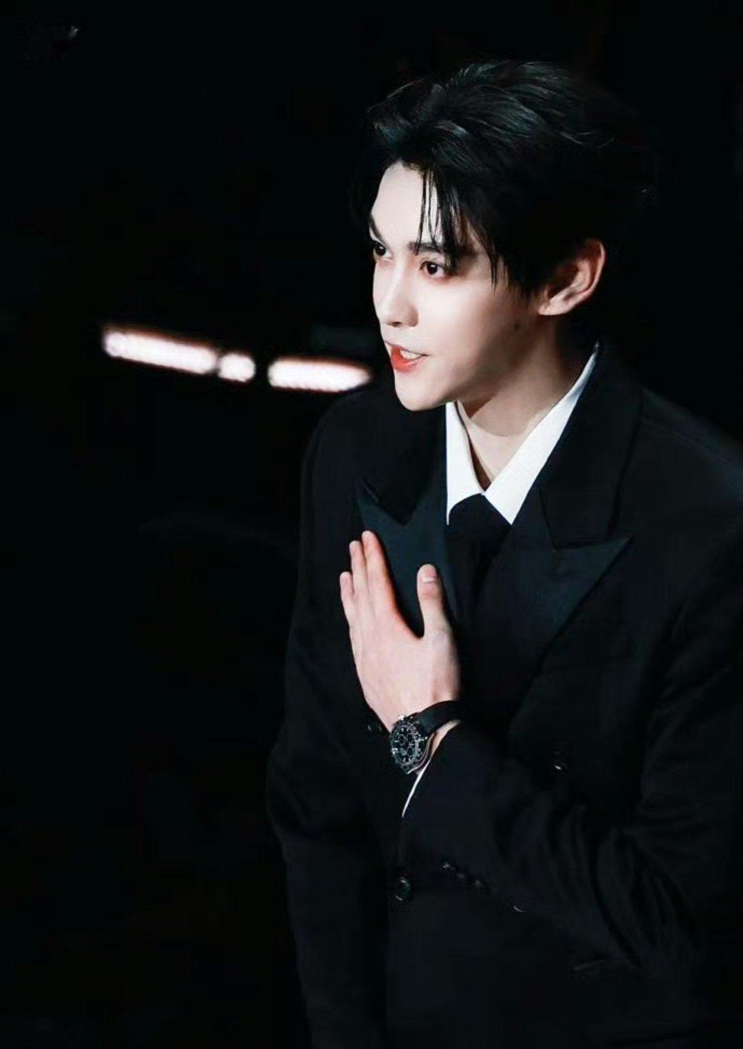 田栩宁站姐出图田栩宁站姐出图背后，是粉丝用镜头参与偶像成长的见证。从CP站姐首拍