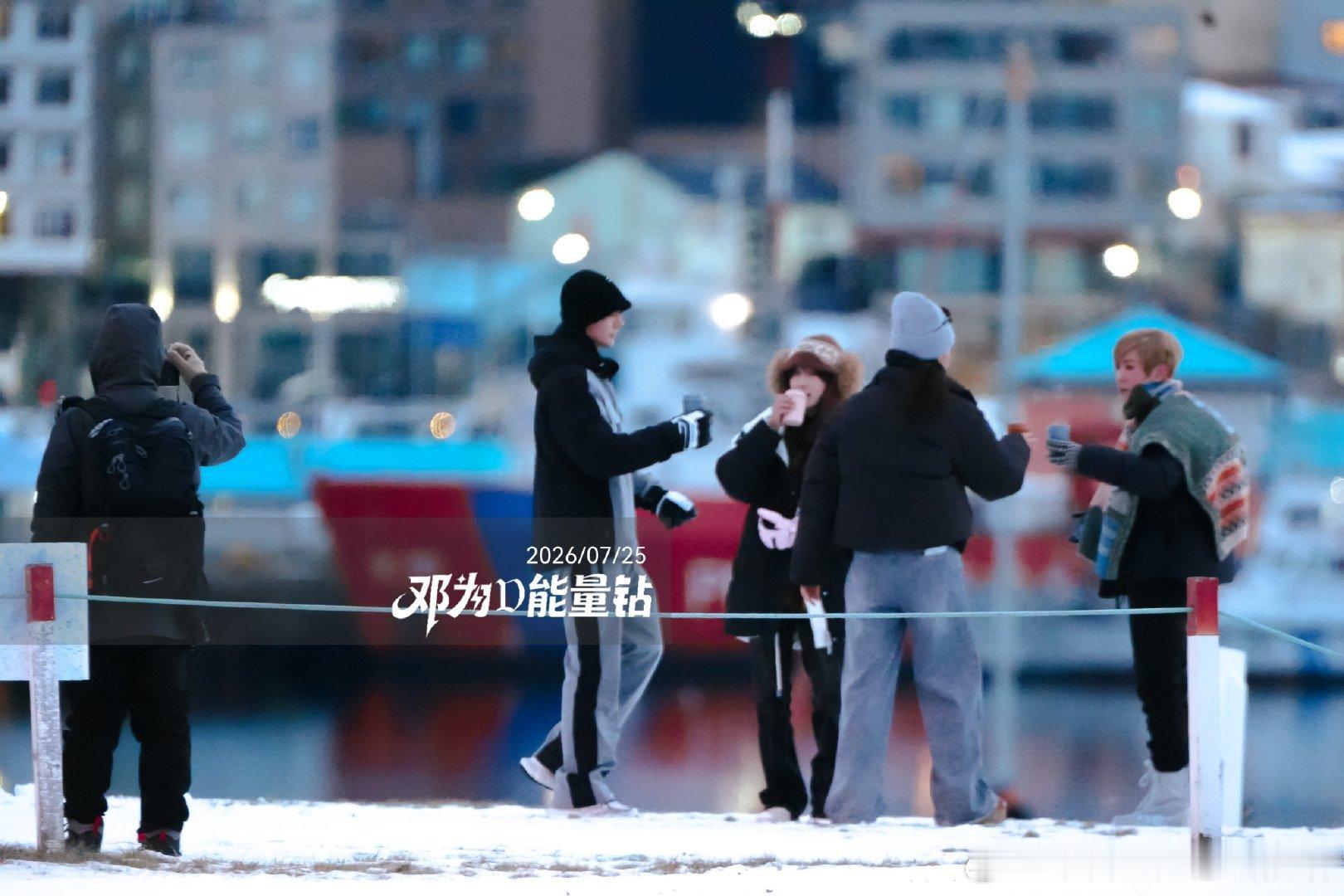 邓为花少8乌斯怀亚路透，穿的再厚再严实都是一眼看到的浓颜大帅哥 