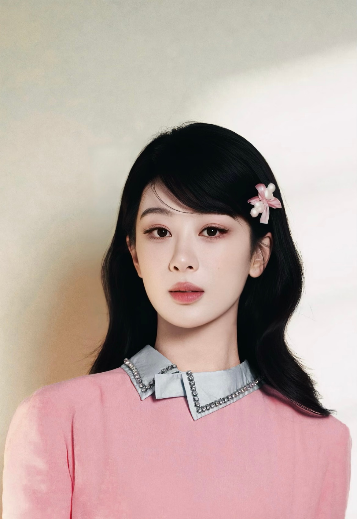 杨紫视后首发博杨紫米兰六宫格 哈哈哈姐姐这是从米兰回来了吗！嘿嘿期待进组杨紫曝大