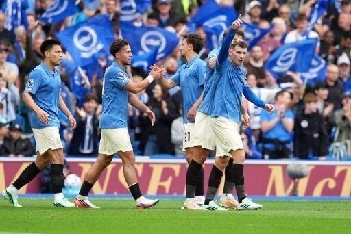 英超布莱顿vs阿森细 全场3-0！残阵海鸥完全遏制了枪手的进攻。上半场一老一小献