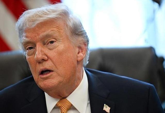 特朗普拼了命也要当总统，真不是为了理想，也不是为了那点工资，而是因为这可能是美国