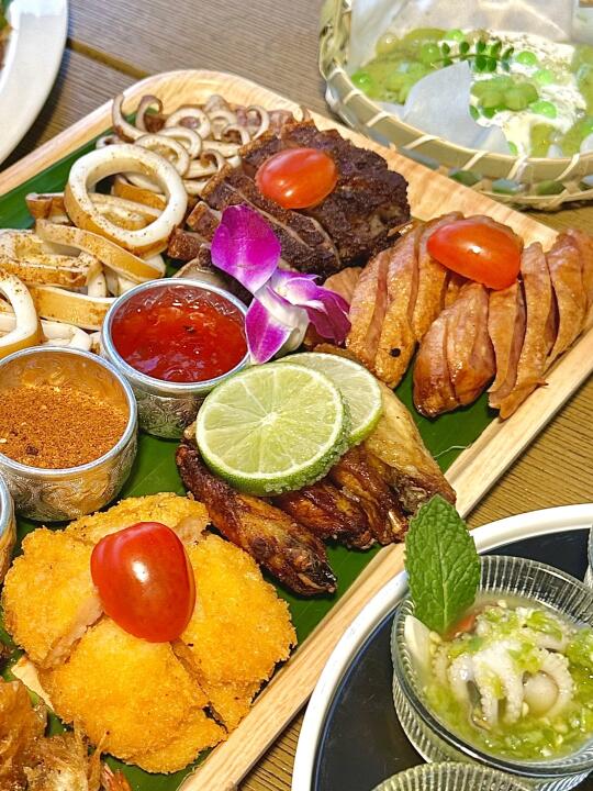 在西双版纳这家餐厅看到了jue美日落😍