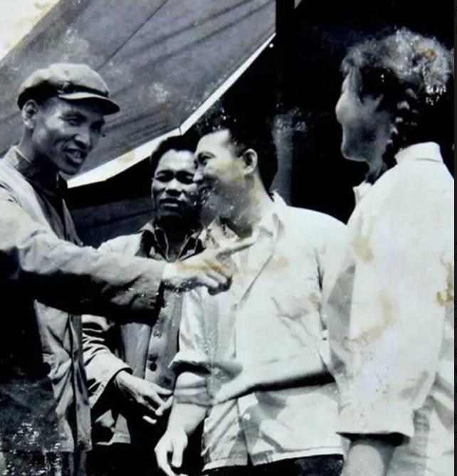 1975年，曾参加过抗美援朝的姚连蔚官至副国级，后被开除党籍当工人，见亲友：这不