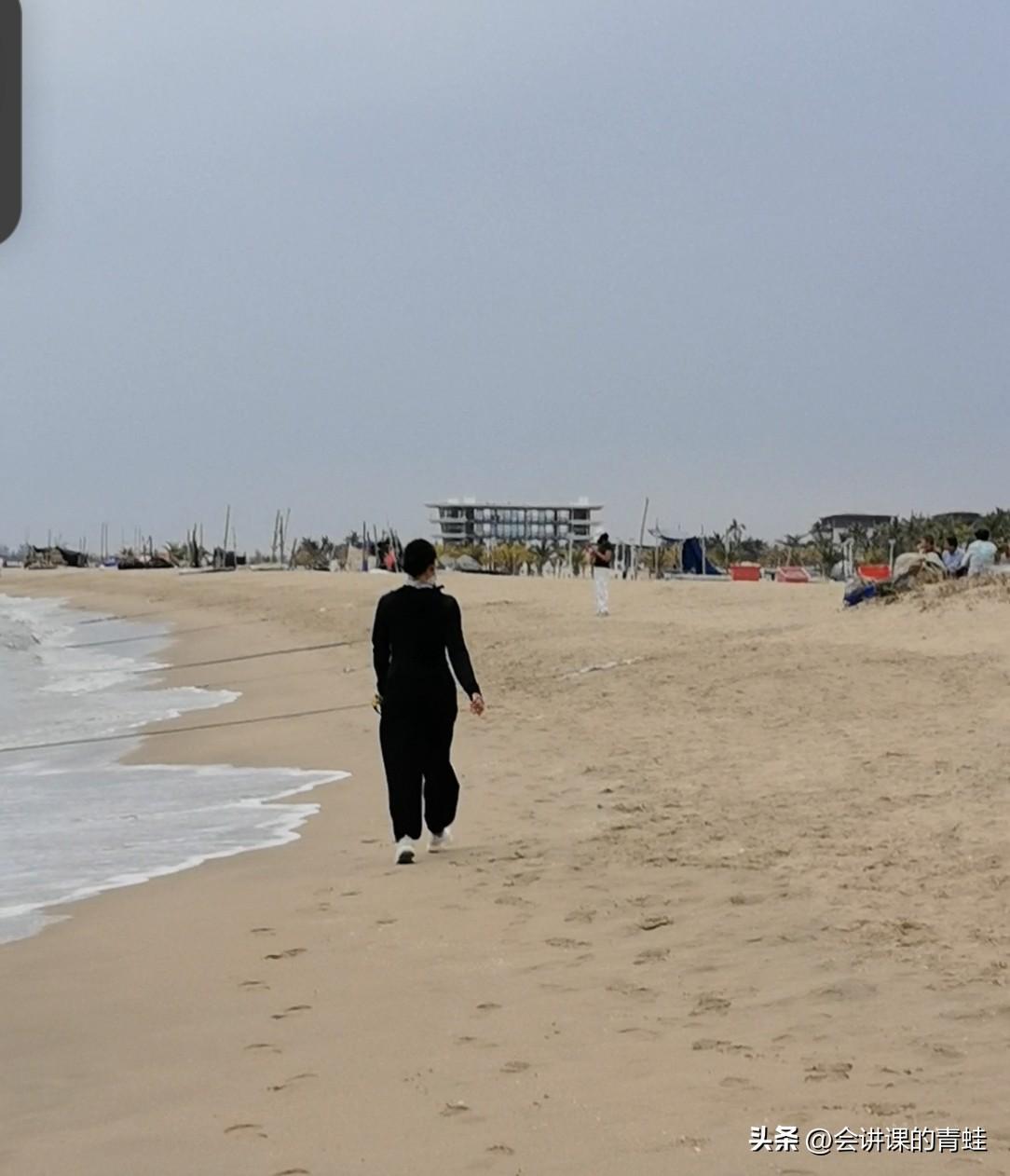 候鸟人海边遛弯的意外收获。从小我就想往大海，退休后，我终于来到了海南，过上了候鸟