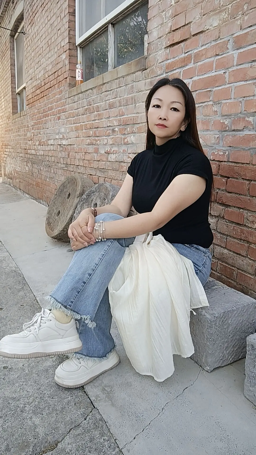 人不会只有老了才会死，而是随时，我们来人间一趟，不是为了凑数，而是为了...