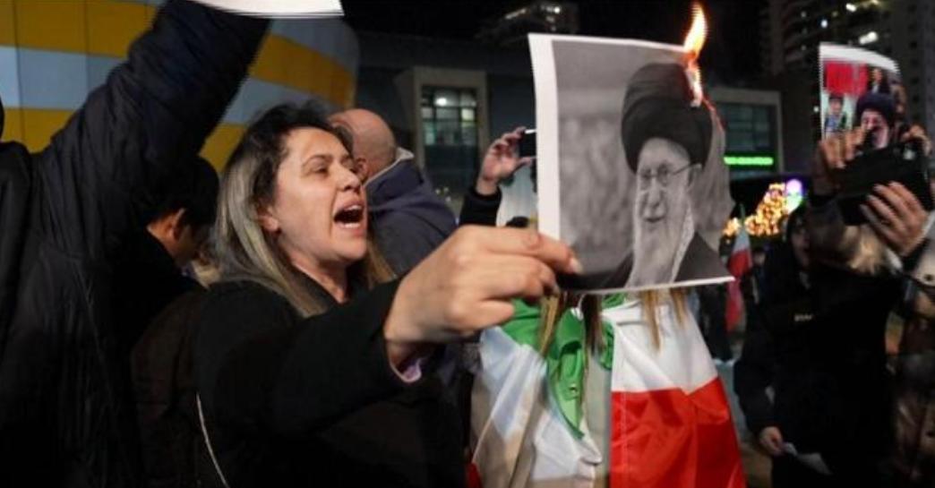 如果伊朗有读过中国近代史，就会清楚明白，像伊朗这样国土大、人口多的国家，根本没资