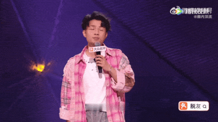 脱口秀演员走红毯是坐大巴去的脱口秀和Ta的朋友们贾耗进圈状态简直复刻追星的我！坐