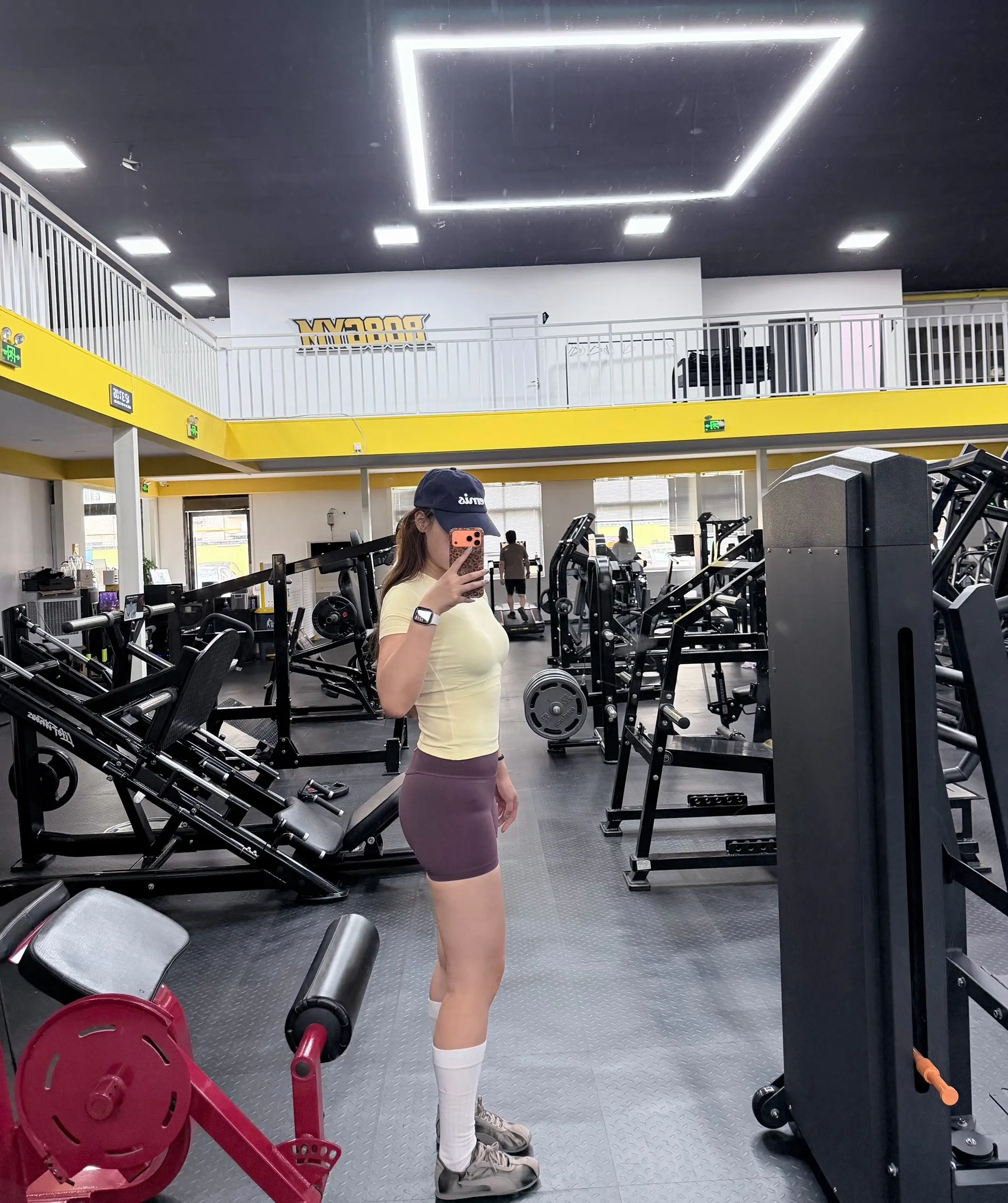 下雨天最佳组合，美式➕撸铁🏋🏻‍♀️。