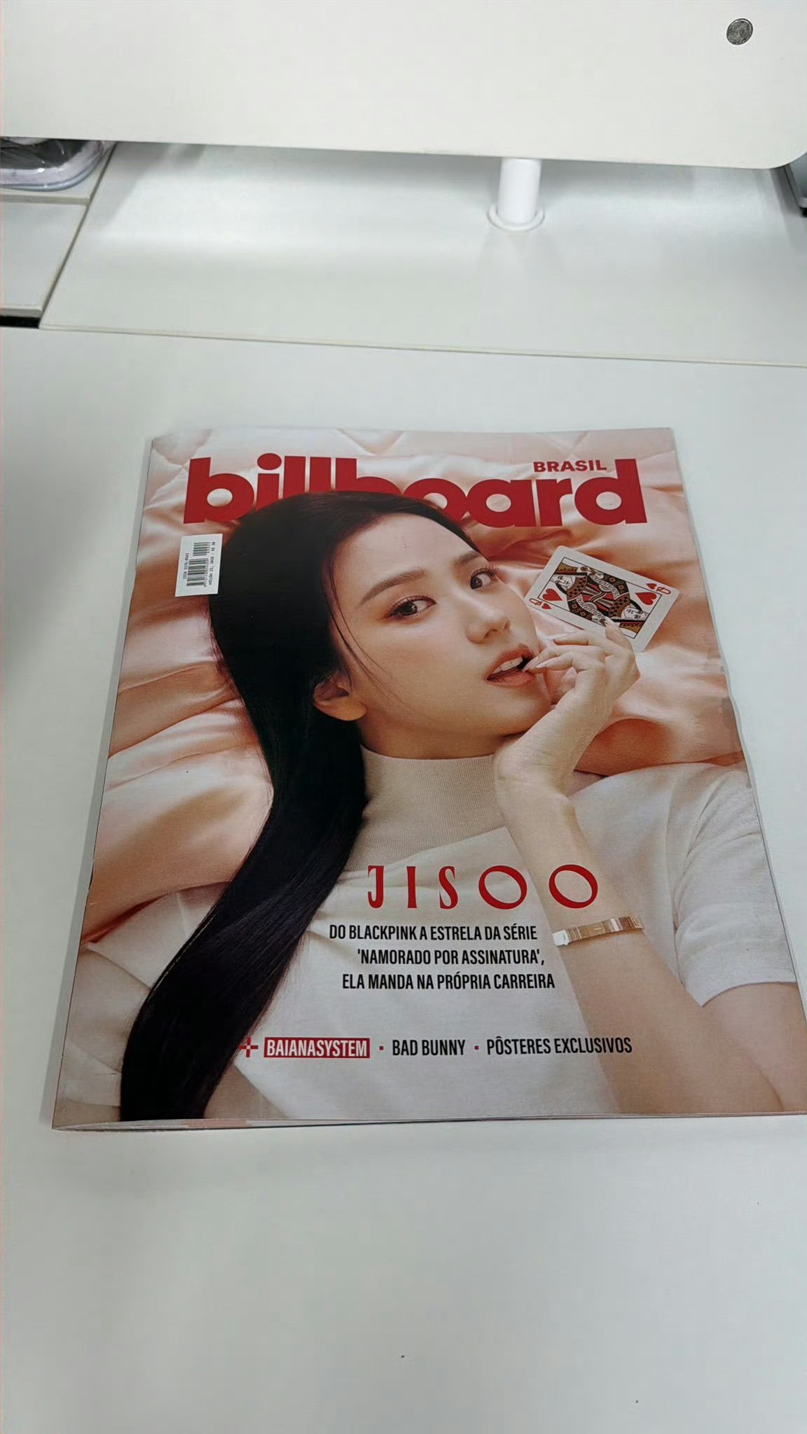 JISOO Billboard Brasil实体刊封面，美颜暴击