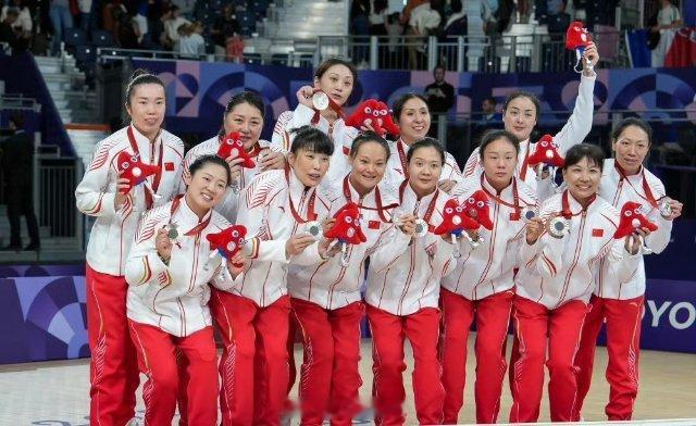 全国助残日 自2004年奥运会坐式排球列入残奥会正式比赛项目以来，六届奥运会，中