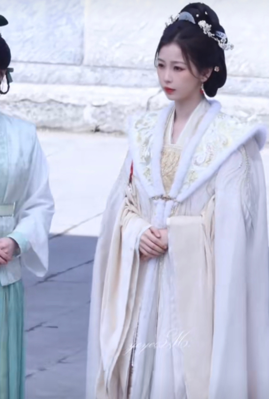 虞书欣《云初令》外景路透，云初主母就这样美美的出现！ 