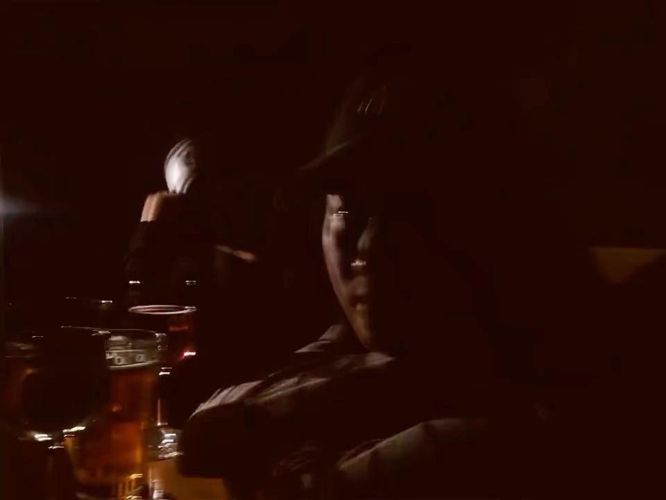 我知道人不能太贪心 可那天看着你的侧脸 我也想过永远