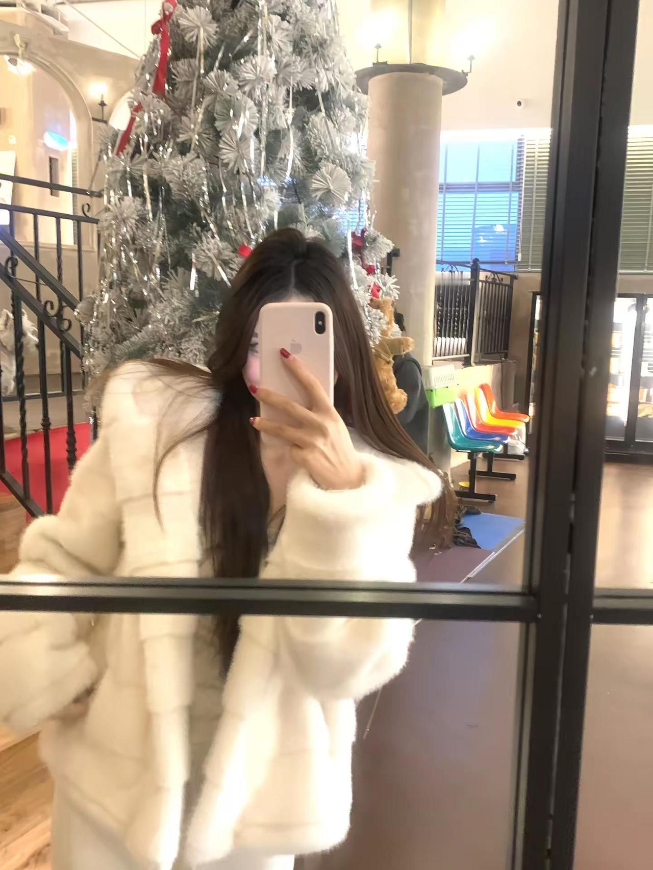 新款来耶欧尼穿搭