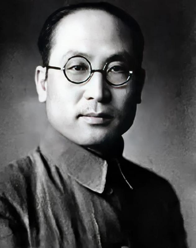1945年，刘峙带着国民党士兵，包围了阎宝航的住所：“你到底是不是共党？”阎宝航