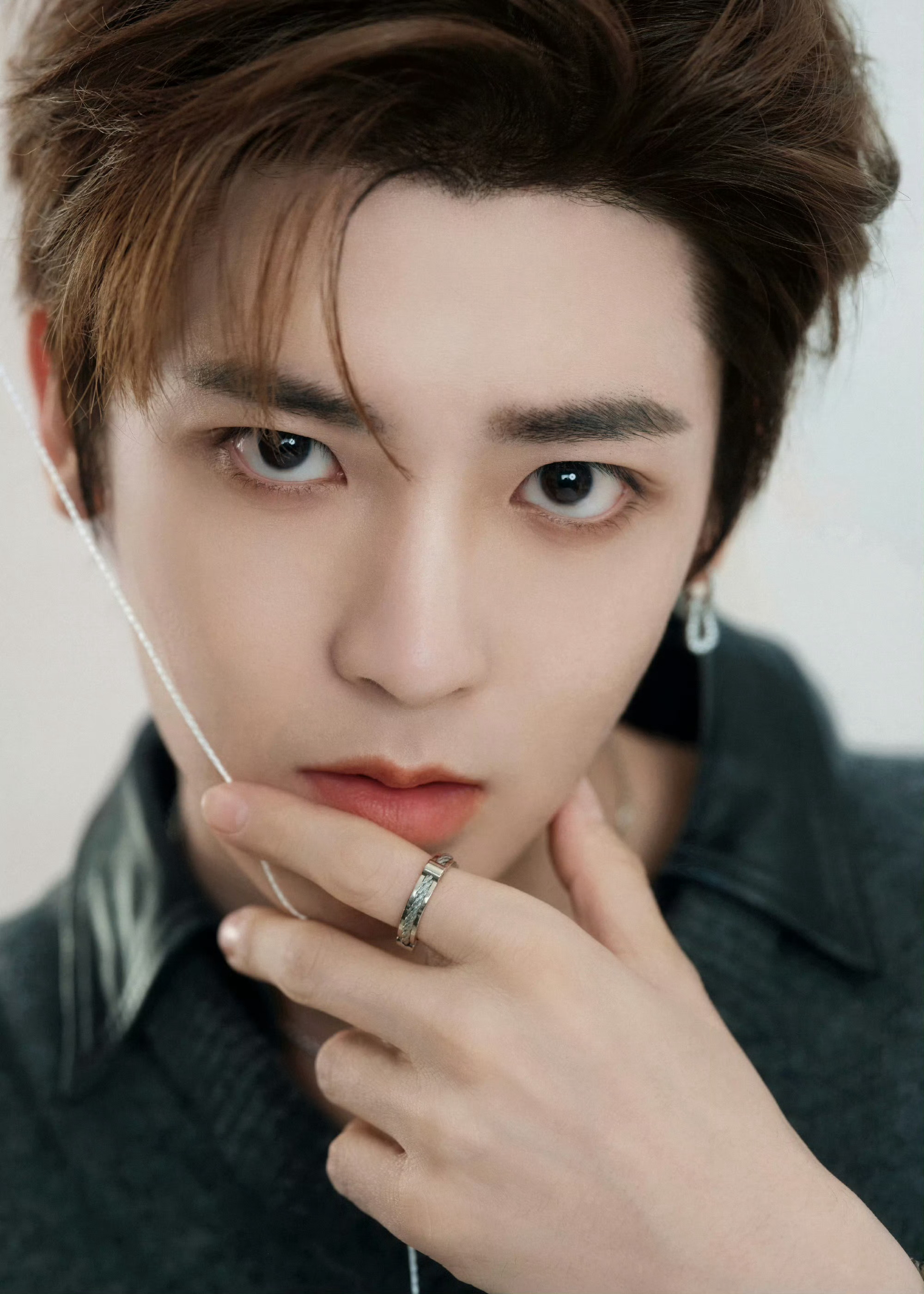 可以畅想讨论一下，就颜值来讲，你们觉得侯明昊和孔雪儿般配吗？性别匹不匹配？