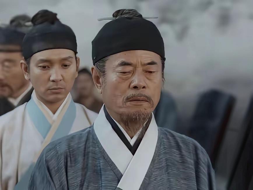 追剧《家业》李家凋敝衰败，都是因为六房李金和、李景东父子。
       李墨兴