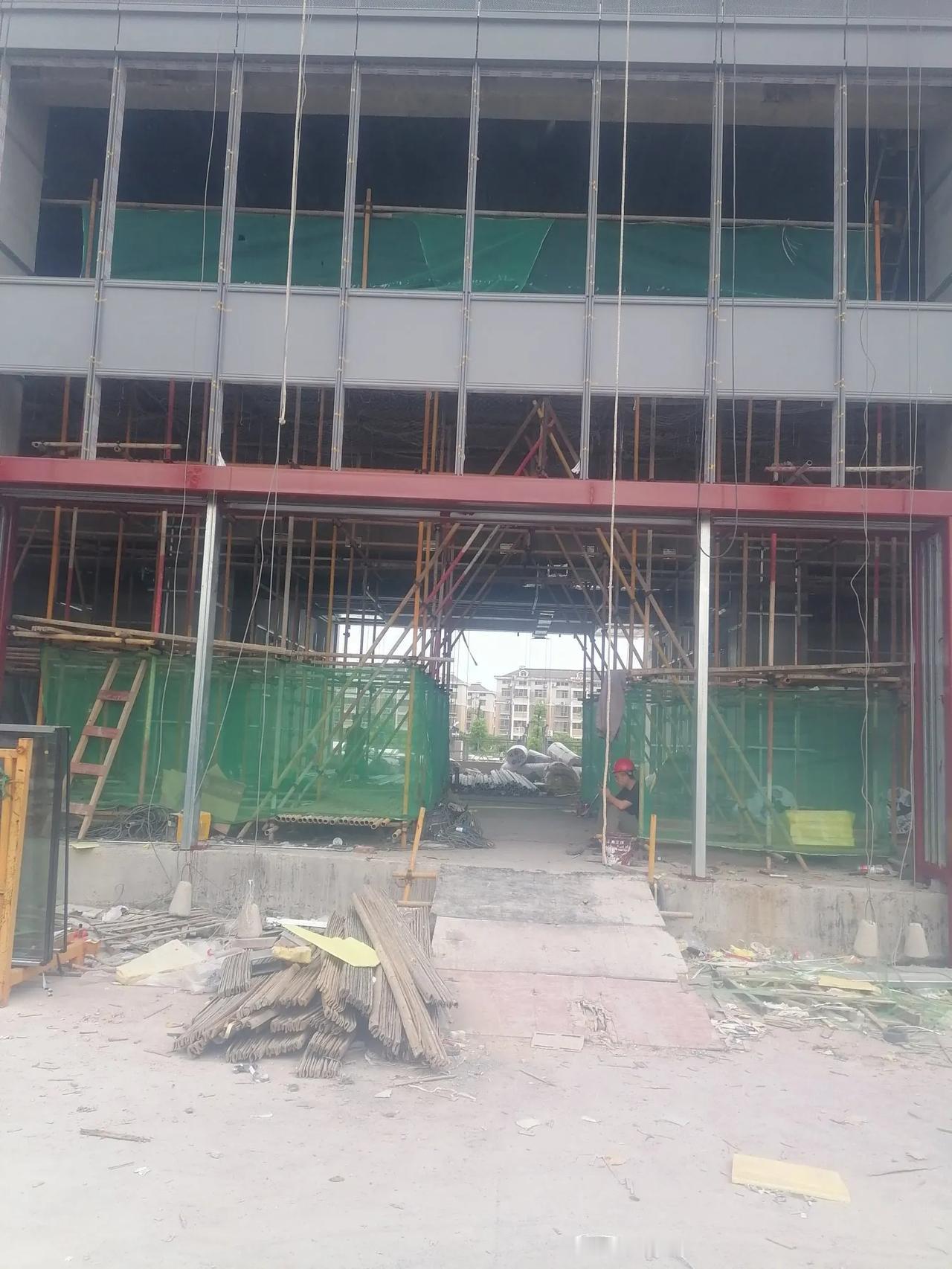 大家好，我是水电工星仔，30岁过后入的行，今年是第五个年头，这几天，有股强烈的想