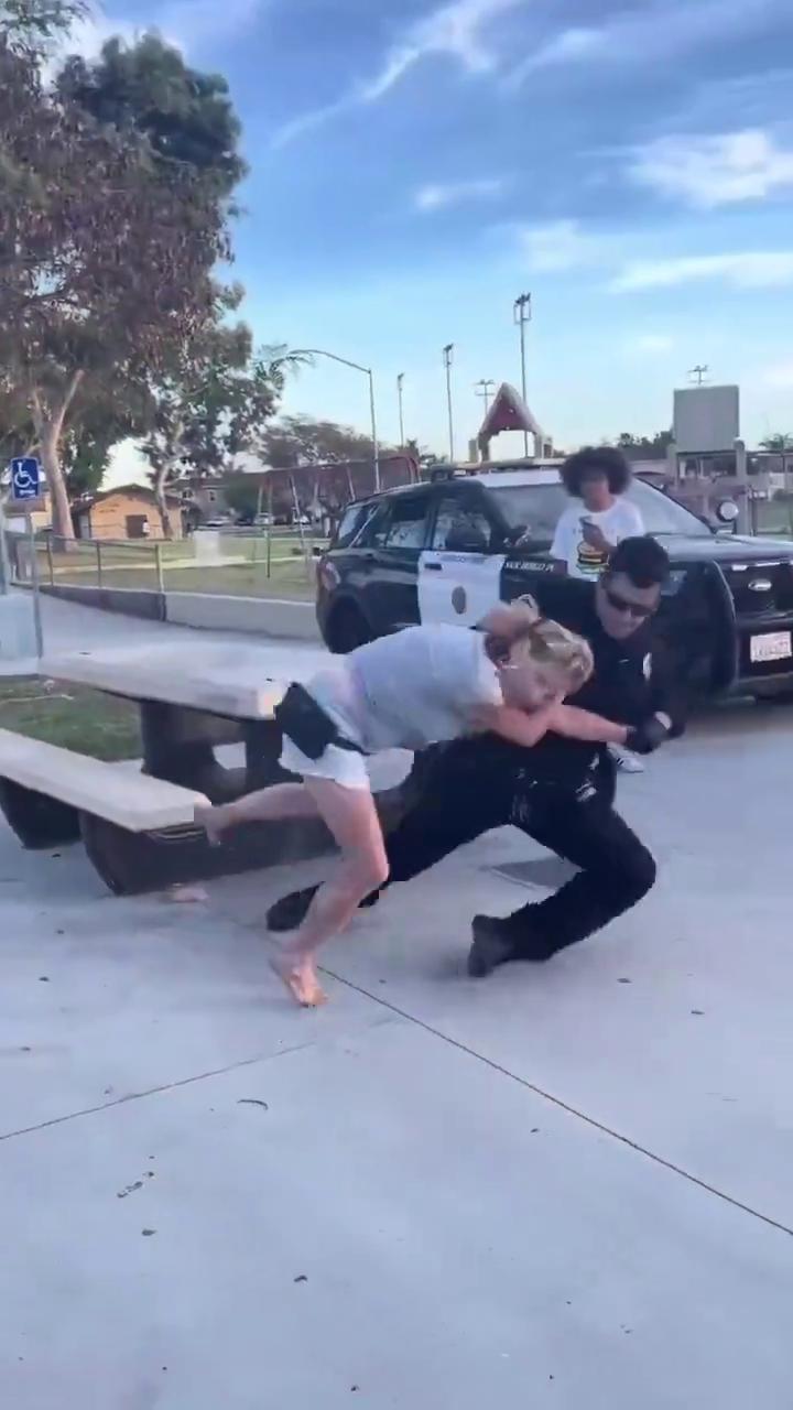 hey say bye say bye，love coming to your 