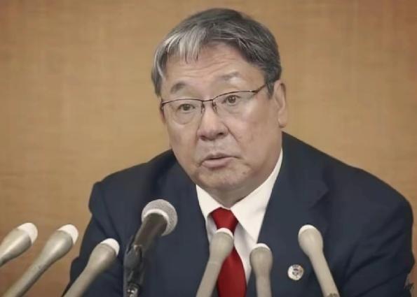 难怪日本会这么着急，日本船主协会会长长泽仁志爆出猛料，目前有 45 艘日本船被困