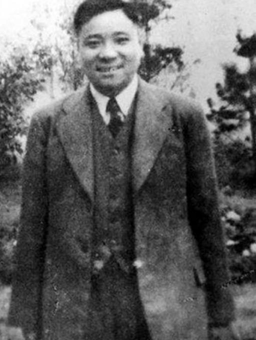 1939年，五重间谍袁殊，被76号逮捕，李士群要他招供，谁知他一点不慌，反而淡定