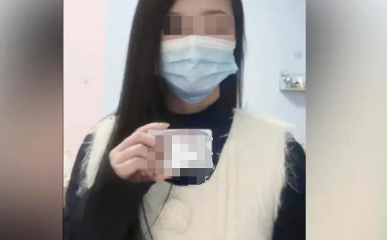 8 月 4 日报道，有个已婚男人，趁着妻子怀孕生子期间，对外假装单身，骗了一个年